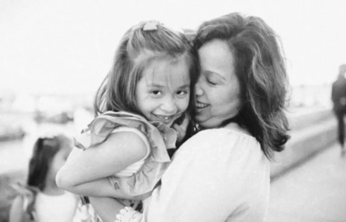 父母帶著孩子的復古照片