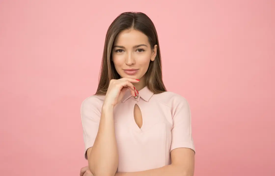 增強模糊的亞洲女性肖像