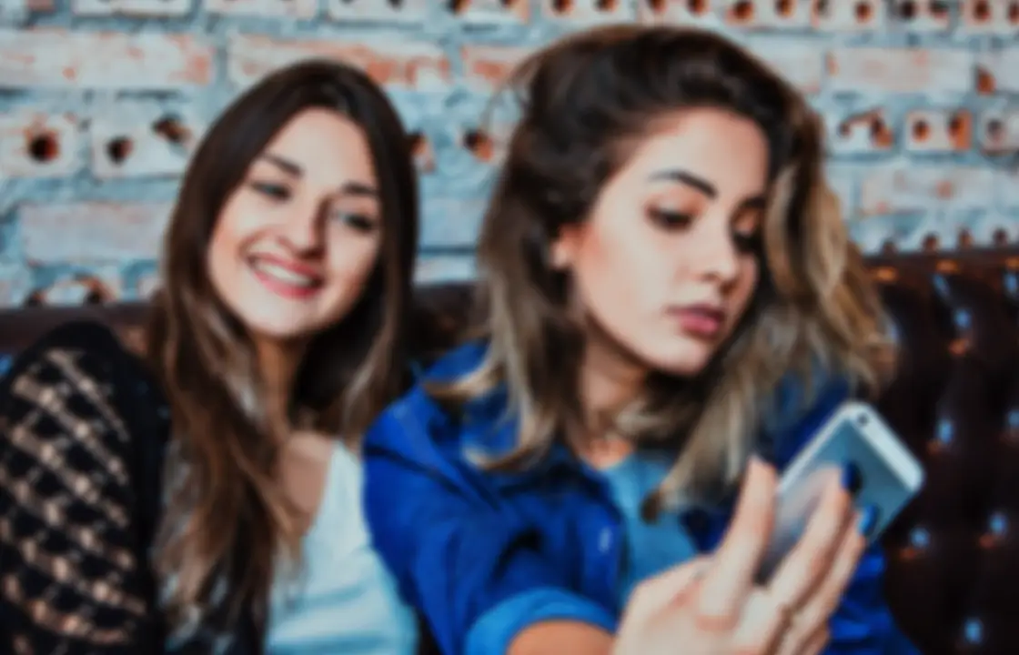 像素化的女性肖像